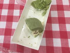-红宝石·鲜奶小方·海派西点房(南丹店)