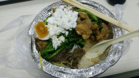 毕竟煲仔饭比直接打包的干净一些吧.