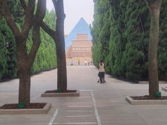 -上海市龙华烈士陵园