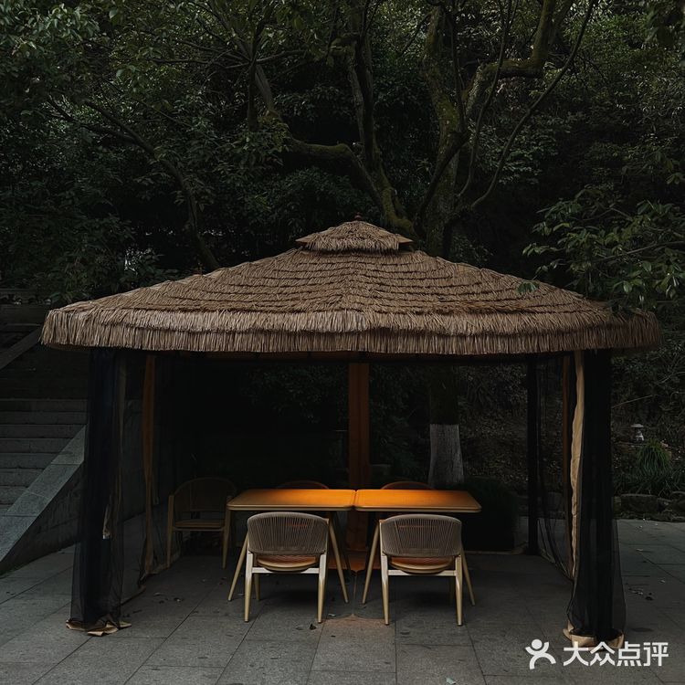 · ️理安寺古称“涌泉禅院”