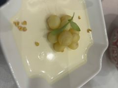 鸡头米老酸奶-百盛·鼎膳(中海财富中心)