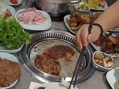 -金滏山烤肉·海鲜·火锅自助餐厅(襄阳万达店)