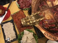 -江湖餐厅–重庆九宫格老火锅