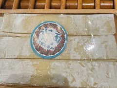 -老牌坊云南鱼豆花火锅(爱建店)
