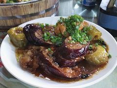 让三宝-鲤鱼塘农家山庄