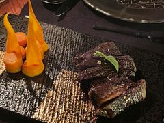 牛里脊肉配甜菜根-AZUL by FUEL蓝色·法式酒馆(琶醍店)