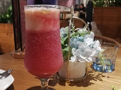 草莓火龙果优酪奶盖-必胜客(百联又一城店)