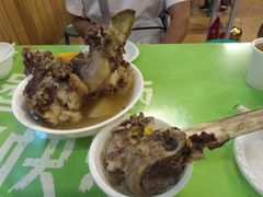-布尔津河堤夜市