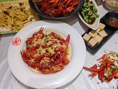 -肥肥虾庄·金牌油焖大虾(首义路店)