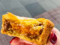芋泥蛋黄酥-鲍师傅糕点(江苏路店)