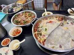 -周良天山牛杂城(天山路总店)