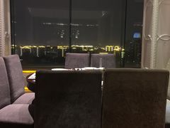 -荣誉国际酒店-云顶旋转餐厅