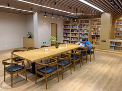 -漕河泾街道图书馆(漕河泾社区文化活动中心店)