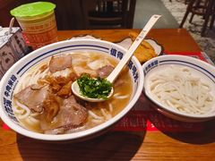 -鑫花溪牛肉米粉(东环大润发店)