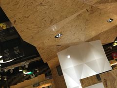 -新华里咖啡书吧(新华书店小寨店)