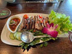 -Chom Cafe and Restaurant