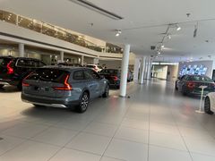 -杭州中沃沃尔沃4S店(滨江区店)