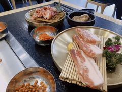-臻牛烤肉