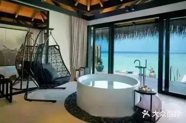 今日分享[礼花]让窗户成为空间设计亮点的设计方案！