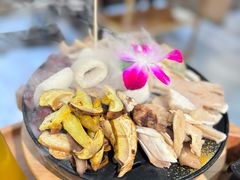 -一朵菌·野生菌探索家火锅(南亚店)