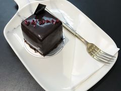 -UNI UNI(环亚凯瑟琳店)