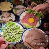 朋友跟我说有家火锅店在重庆当地传承了三代人了