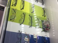 -提一眼镜·蔡司·依视路(小寨店)