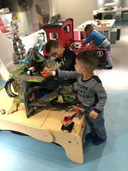 -MINI MARS KIDS CLUB亲子家庭中心(长宁天山店)
