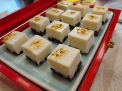 -品海楼·大连海胆锅贴馆(东港店)