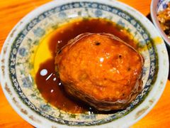 咸蛋黄狮子头-老外婆本帮面(塔城路店)