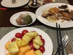 -南湖名都·景湖轩全日制餐厅·海鲜自助·东南亚风味·临湖而食