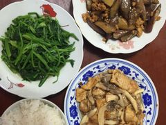 -爱的果实月嫂育婴师(世纪东方店)