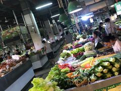 -三亚新鸿港水果一级批发市场