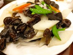 秋木耳炒山药-北平小馆·烤鸭·家常菜(磨房北里店)