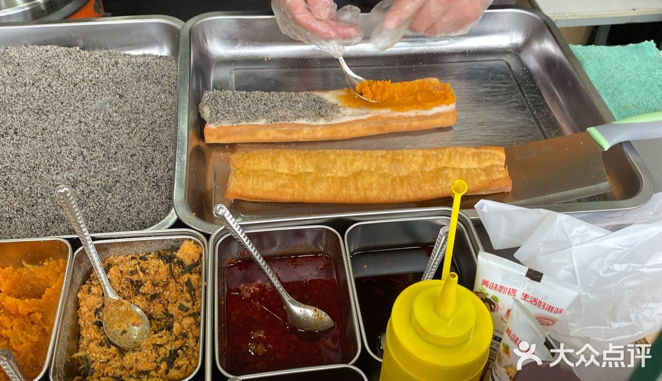 后面可以加上你自己喜欢吃的，比如咸蛋黄，芝士