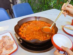 -毛辣果·贵州红酸汤牛肉火锅(西单店)