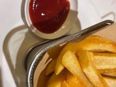 蛋牛猪仔包配薯角-翠华餐厅(宝安壹方城店)