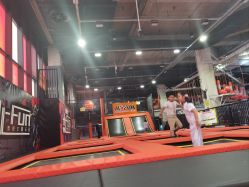-嗨翻Hi-Fun竞技主题乐园·蹦床团建生日聚会(五棵松华熙店)