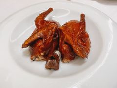 玻璃皮润烧乳鸽-北京厨房(西安SKP店)