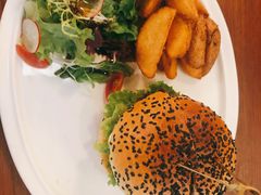 招牌牛肉汉堡-UPPER KITCHEN(延安路店)
