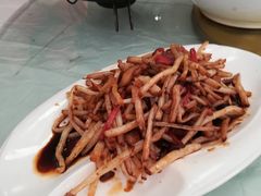 茅草根-吴记集庆门酸菜鱼店(集庆路店)