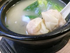 砂锅鲜虾小馄饨-老上海里弄味道(知春路店)