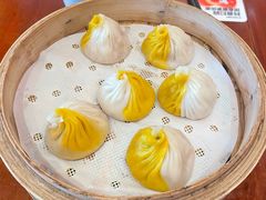蟹粉鲜肉小笼-寄畅興·百年蟹黄面·万国建筑群(外滩27号店)