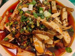 -鸿顺老铁锅美蛙鱼府(解放碑店)