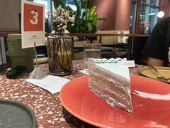 招牌蝶豆花鲜奶椰子千层-Toris(LuOne凯德晶萃广场店)