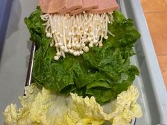 蔬菜拼盘-沙胆彪炭炉牛杂煲(成都玉林店)