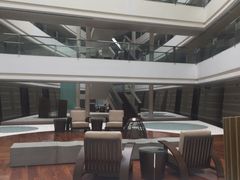 -上海滴水湖皇冠假日酒店