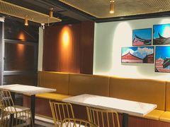 用餐区-两点半深夜牛排(斗西路店)