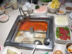 -海底捞火锅鲜切牛肉主题店(长寿路店)