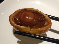 原只鲍鱼鸡粒酥-北京四季酒店·采逸轩